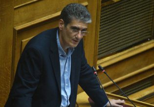 Γιαννούλης: Η ακρίβεια δεν αντιμετωπίζεται ούτε με καρτελάκια ούτε με αναρτήσεις στο διαδίκτυο
