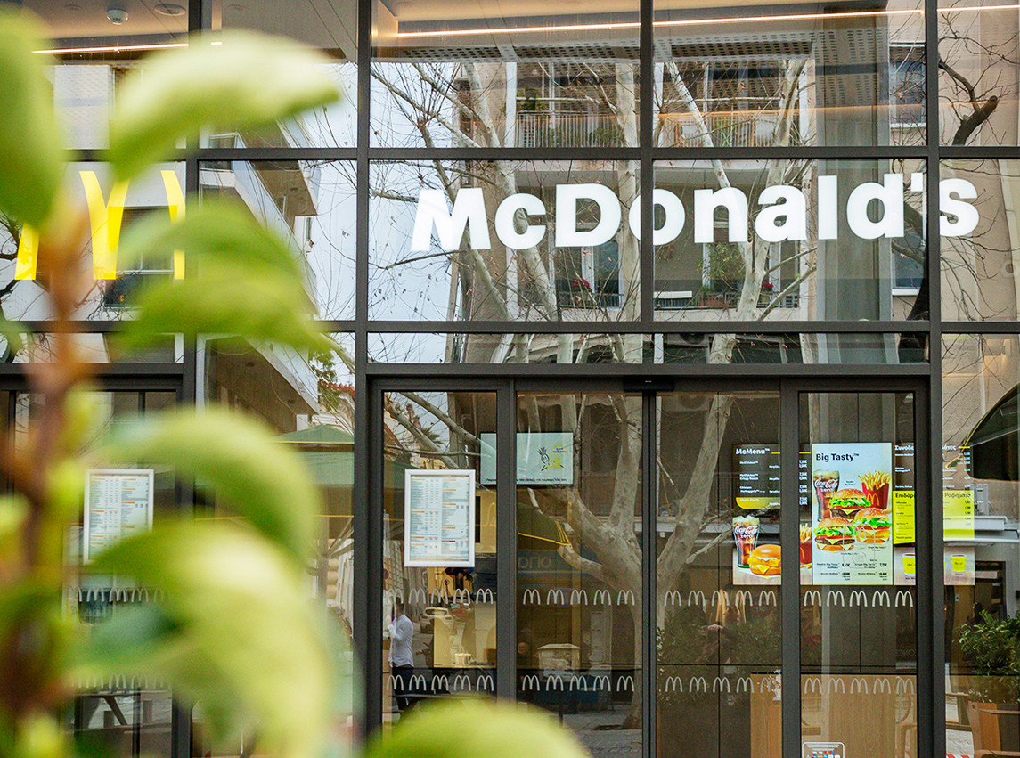 Στόχος βάνδαλων τα McDonald's με φόντο τον πόλεμο Ισραήλ και Παλαιστίνης