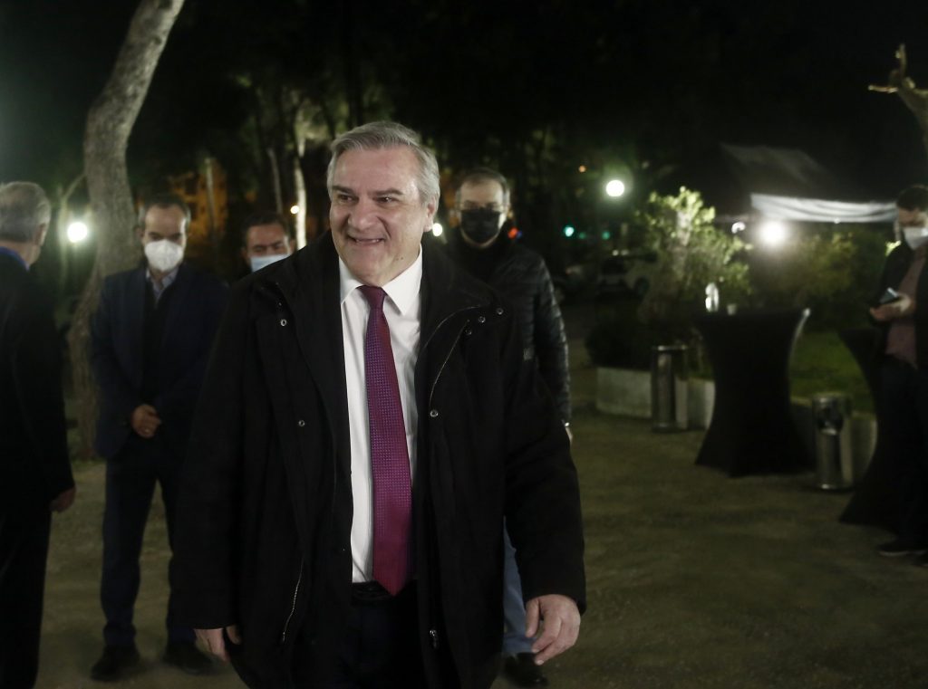 Ο Καστανίδης πήρε το όπλο του: Ο Θεός και η ψυχή του Ανδρουλάκη, έκανε ανανέωση με 75άρηδες