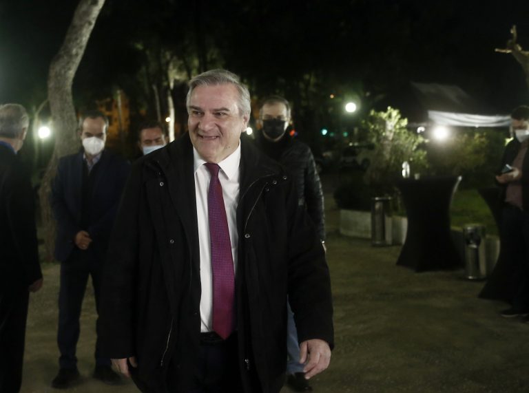 Ο Καστανίδης πήρε το όπλο του: Ο Θεός και η ψυχή του Ανδρουλάκη, έκανε ανανέωση με 75άρηδες