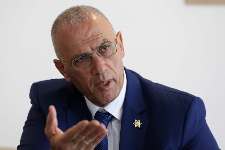 Ισραήλ: Ο διευθυντής του γραφείου του Νετανιάχου επιρρίπτει ευθύνες σε όλους πλην του προϊσταμένου του