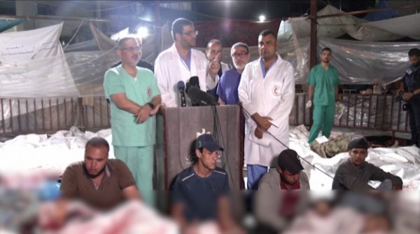 Χιλιάδες κρύβονται σε μοναστήρι – Κάτοικος της Γάζας περιγράφει τον εφιάλτη της έκρηξης στο νοσοκομείο
