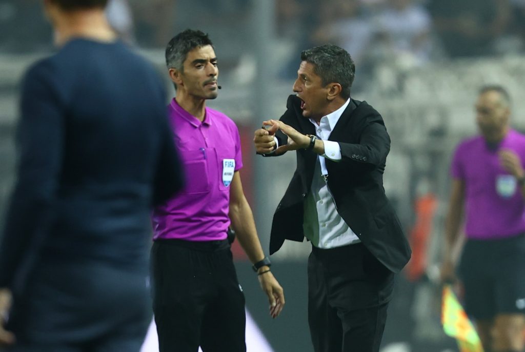 Η επόμενη φορά που ο Λουτσέσκου θα μιλήσει για τη διαιτησία…