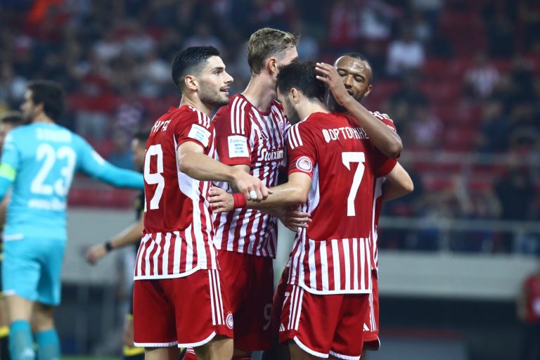 «Λιώνουν» στο γυμναστήριο οι ερυθρόλευκοι (vid)