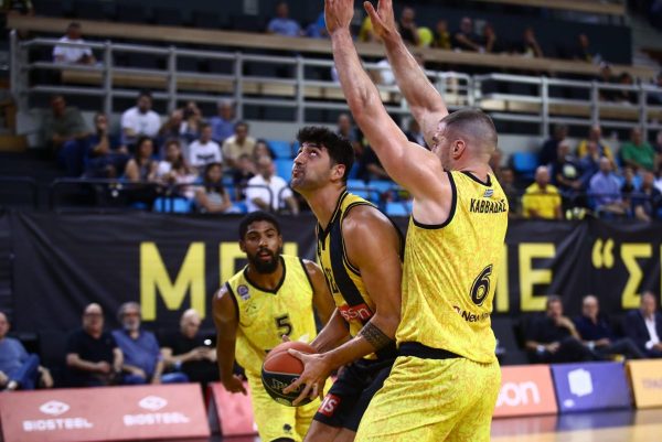 Ανησυχία με Καββαδά – Στο νοσοκομείο ο σέντερ του Λαυρίου