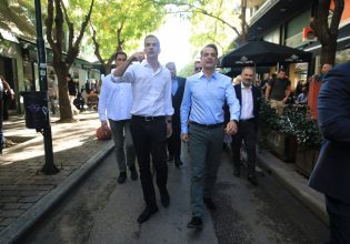 Αυτοδιοικητικές εκλογές 2023: Περιοδεία Μητσοτάκη – Μπακογιάννη στην πλατεία Βικτωρίας