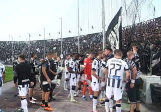 ΠΑΟΚ και Ατρόμητος κατέθεσαν λουλούδια στη μνήμη των αδικοχαμένων οπαδών στα Τέμπη (pics)