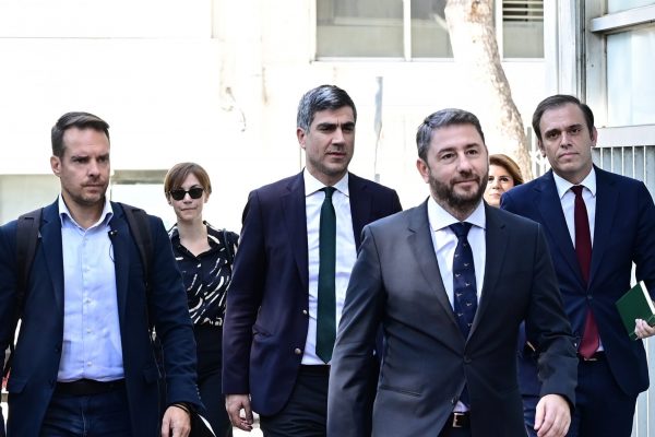 Ανδρουλάκης: Να αποκαλυφθεί το ενιαίο κέντρο παρακολουθήσεων ΕΥΠ και Predator