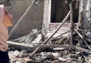 Αγγλίδα παγιδευμένη στη Γάζα ζήτησε βοήθεια από το βρετανικό ΥΠΕΞ – Η απάντηση ήταν ένα θλιμμένο emoji