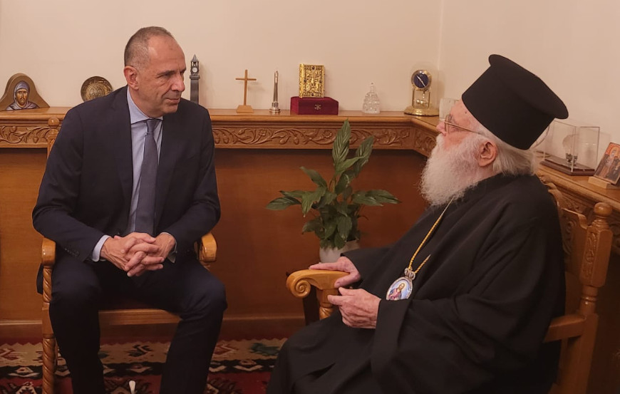 Γιώργος Γεραπετρίτης: Συναντήθηκε με τον Αρχιεπίσκοπο Τιράνων, Δυρραχίου και πάσης Αλβανίας
