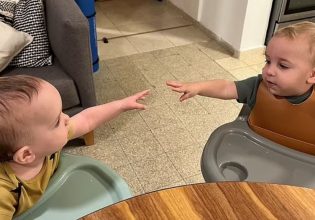 Ισραήλ: Αυτά είναι τα δίδυμα που βρέθηκαν 12 ώρες αφότου η Χαμάς σκότωσε τους γονείς τους