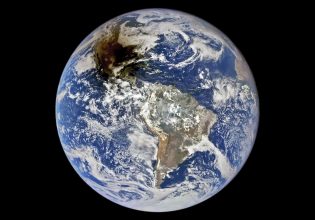 Έκλειψη Ηλίου: Εντυπωσιακές εικόνες απαθανατίζουν το φαινόμενο από το Διάστημα