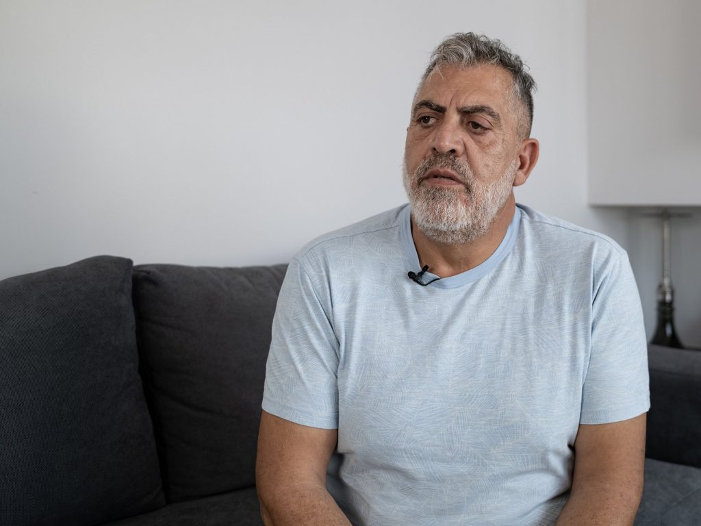 Ο Κούλλης Νικολάου είναι ο Δημοσθένης Καπερνάρος στη «Γη της Ελιάς»