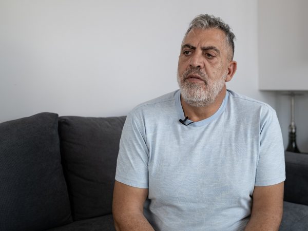 Ο Κούλλης Νικολάου είναι ο Δημοσθένης Καπερνάρος στη «Γη της Ελιάς»