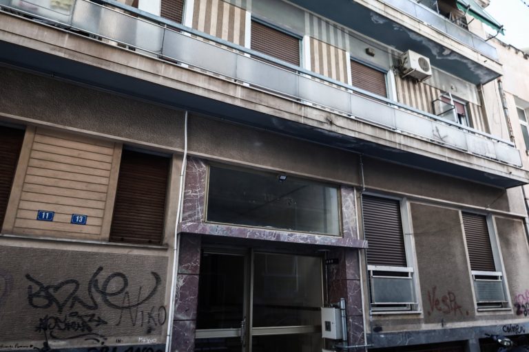 Έγκλημα στον Άγιο Παντελεήμονα: «Δεν φταίω εγώ, φταίει αυτό που μου έριξαν στο ποτό», λέει ο 74χρονος δράστης