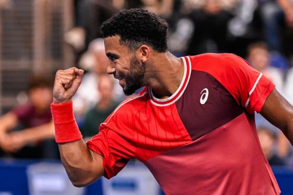 Ήττα του Τσιτσιπά από τον Φις (0-2)