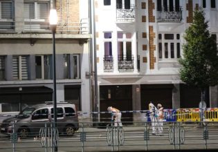 Τρομοκρατικό χτύπημα στις Βρυξέλλες: Κατέληξε ο δράστης – Βρέθηκε δίπλα του το όπλο