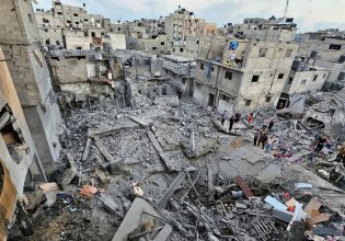 Γάζα: Θρήνος και οργή για τον βομβαρδισμό του προσφυγικού καταυλισμού Τζαμπάλια