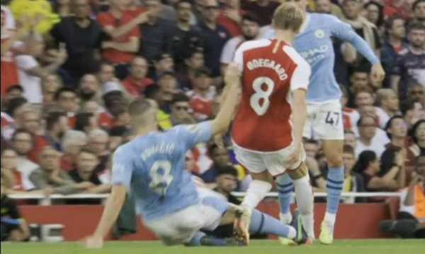 Νέα μεγάλα διαιτητικά λάθη στην Premier League – Χαμός στο ντέρμπι Άρσεναλ – Μάντσεστερ Σίτι