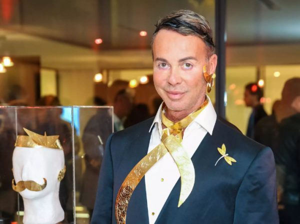 Λάκης Γαβαλάς: «Η μόδα πάει κατά διαόλου στην Ελλάδα, στεναχωριέμαι»