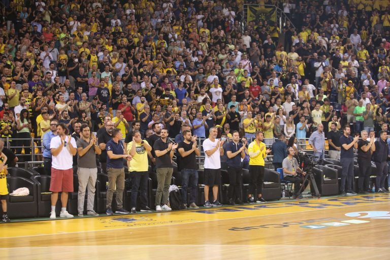 Συγκίνηση στο Nick Galis Hall για τον Γιάννη Ιωαννίδη – «Μπορεί να έφυγε αλλά θα ζει πάντα εδώ»