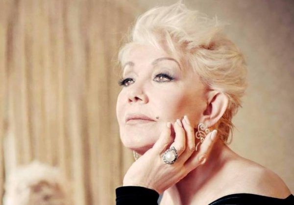 Μαρινέλλα: «Δεν βγήκαμε κανονικό ραντεβού με τον Καζαντζίδη»