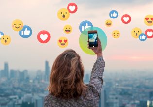 Ποιοι είναι οι 10 κορυφαίοι influencers που βγάζουν λεφτά με το τσουβάλι