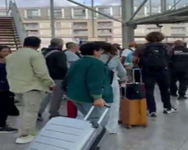 Δείτε βίντεο: Τρίτη εκκένωση στη Γαλλία λόγω απειλής – Βρέθηκε «ύποπτο αντικείμενο» σε σιδηροδρομικό σταθμό