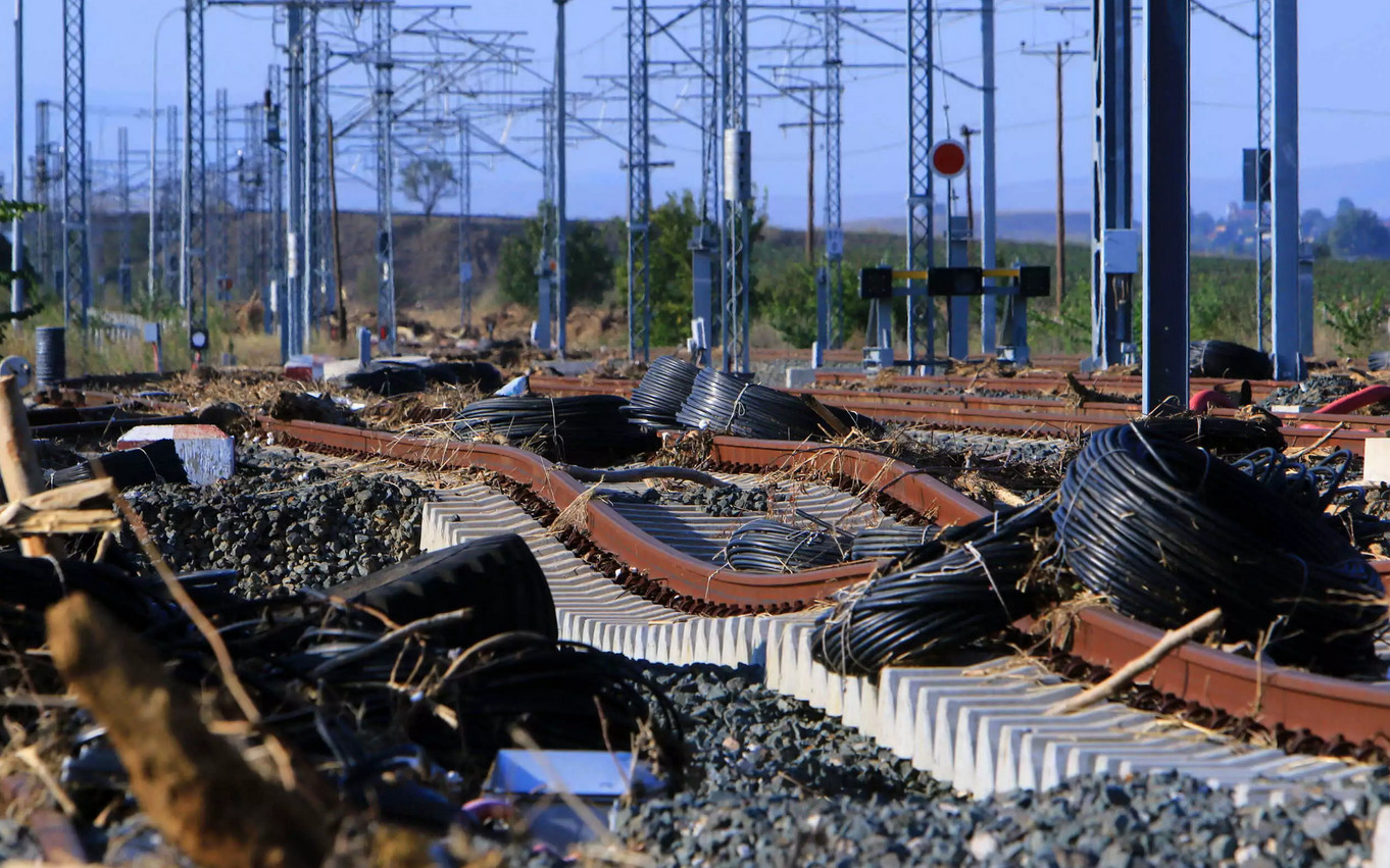 Σε δύο χρόνια η αποκατάσταση των ζημιών στο σιδηροδρομικό δίκτυο Θεσσαλίας