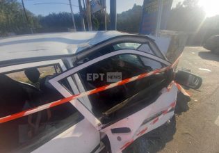 Τροχαίο στην Αθηνών – Σουνίου: Αυτοκίνητο καρφώθηκε σε τοίχο