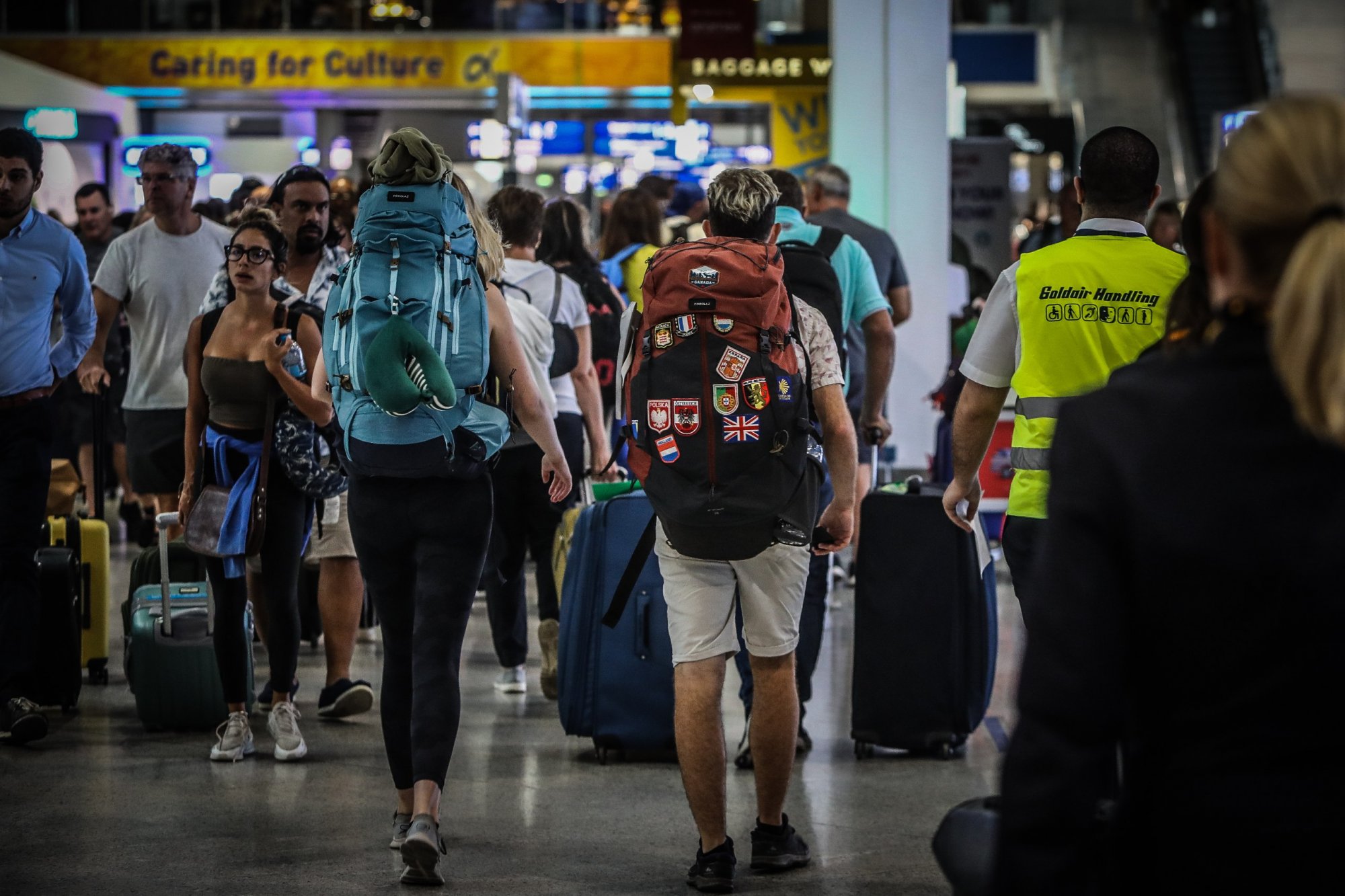 «Ελ Βενιζέλος»: Μεγάλες ουρές στον έλεγχο διαβατηρίων
