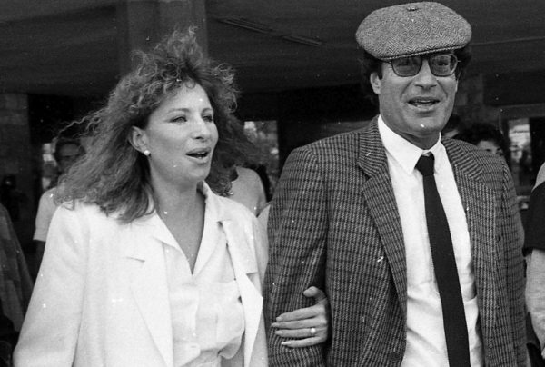 Ισραηλινός πράκτορας έγινε δισεκατομμυριούχος, έκανε 130 χολυγουντιανές ταινίες και τον έτρεμε ο Μπίμπι