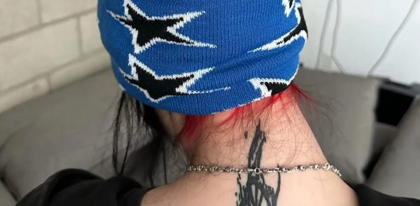 Έκραξαν την Billie Eilish για το νέο τεράστιο τατουάζ της – Οι φωτογραφίες που ανέβασε