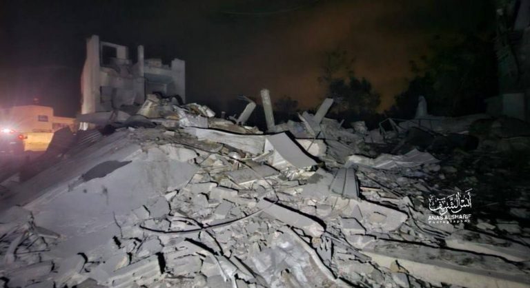 Ισραήλ – Χαμάς: Βομβαρδίζουν τον τρίτο μεγαλύτερο προσφυγικό καταυλισμό στη Γάζα – Δύο ομήρους απελευθέρωσε η Χαμάς