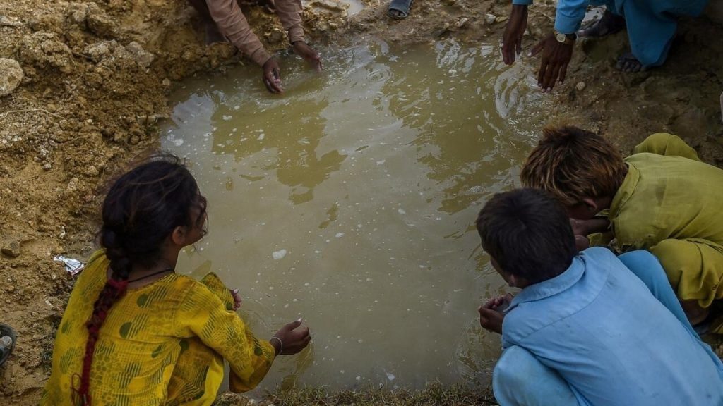 Δεκάδες εκατομμύρια παιδιά ξεριζωμένα εξαιτίας κλιματικών καταστροφών