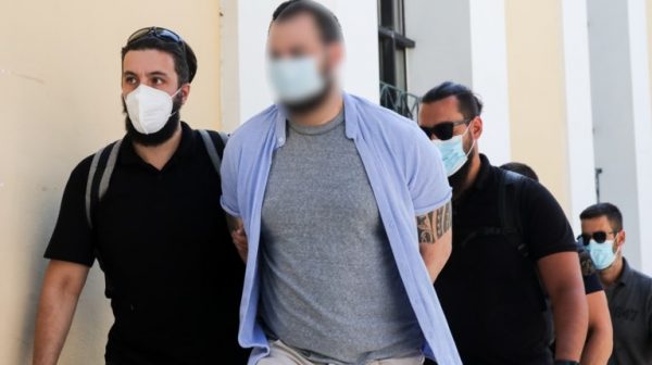 Αποκαλύψεις από τον πρώην παίκτη ριάλιτι – «Έχω πάρει από συνοδεία 18.000 ευρώ, ήμουν στους VIP»