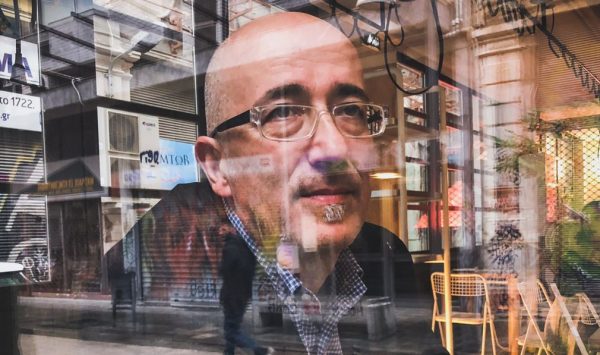 Ηρακλής Παπαϊωάννου: «Ζούμε όλο και περισσότερο μέσα από εικόνες αντικαθιστώντας τα αληθινά βιώματα»