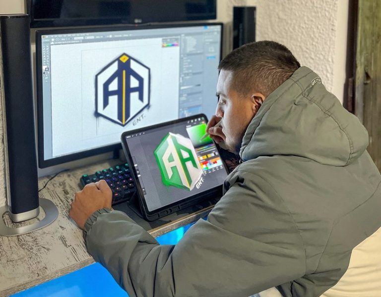 Θρήνος για τον καλλιτέχνη που σχεδίασε το λογότυπο του Άλεξ Αντετοκούνμπο – Έφυγε ξαφνικά στα 30 του χρόνια