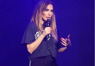 Δέσποινα Βανδή: «Να κρατιόμαστε έτσι πάντα χέρι-χέρι»