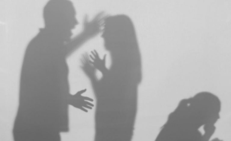 Ενδοοικογενειακή βία: 12 μήνες φυλακή σε 51χρονο – Ελεύθερος αν φύγει από το σπίτι