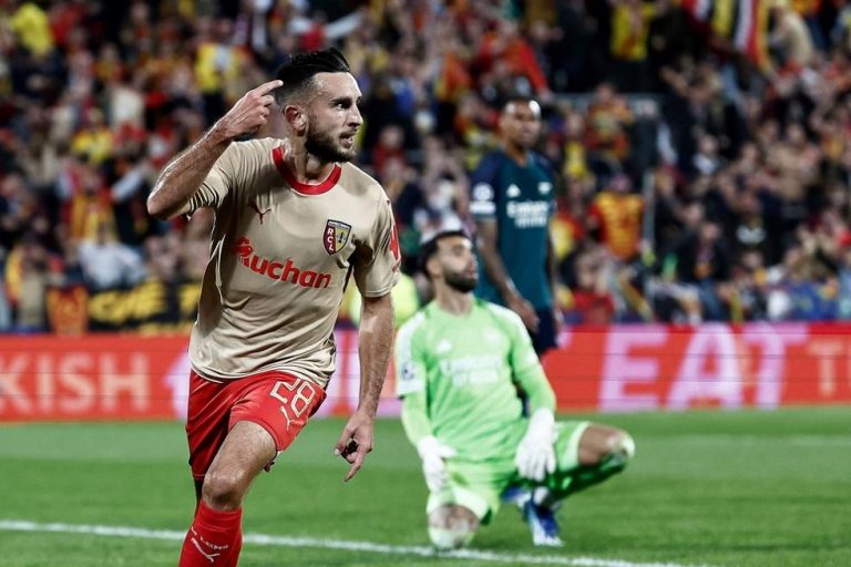 Νίκη με ανατροπή για τη Λανς (2-1) – Γλύτωσε στο τέλος η Αϊντχόβεν (2-2)