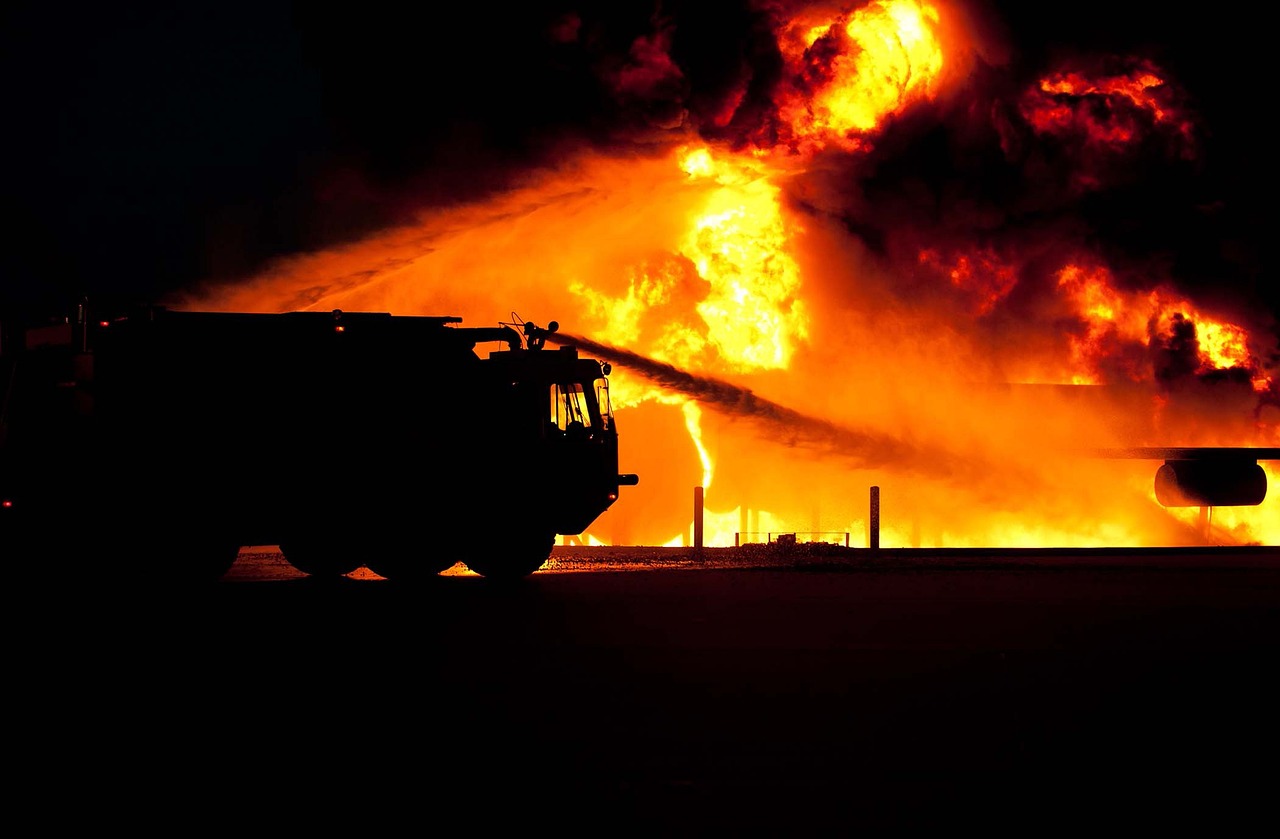 Ρωσία: Φωτιά σε διυλιστήριο κοντά στο λιμάνι Νοβοροσίσκ