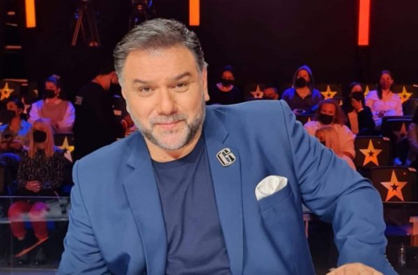 Γιατί ζήτησε συγγνώμη ο Γρηγόρης Αρναούτογλου – «Μου έχουν πει ότι αν δεν είχα πολλά κιλά θα ήταν καλύτερα»