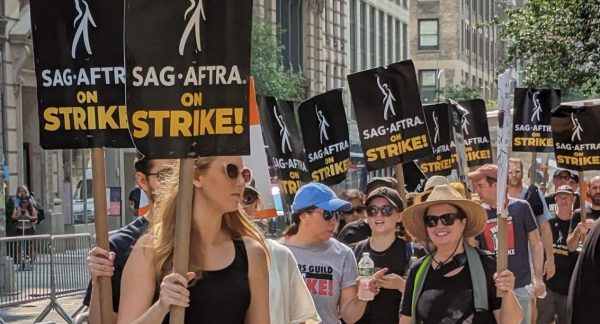 Οι ηθοποιοί του Χόλιγουντ κατηγορούν τις εταιρείες παραγωγής για «τακτικές εκφοβισμού»