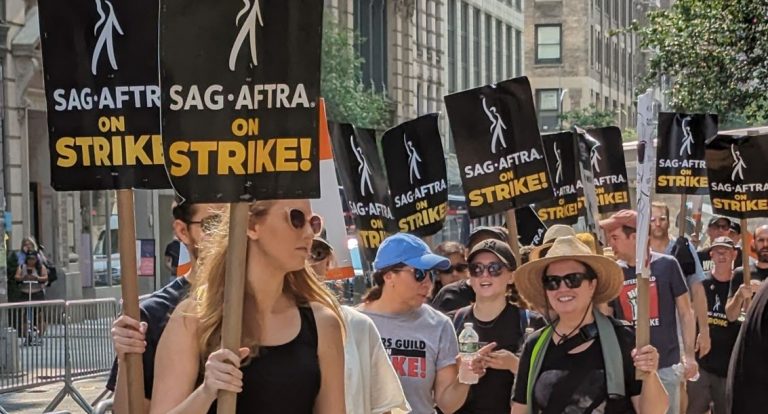 Οι ηθοποιοί του Χόλιγουντ κατηγορούν τις εταιρείες παραγωγής για «τακτικές εκφοβισμού»
