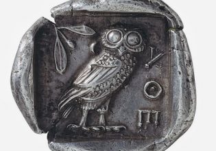 Ευνοϊκό «Πεδίο» για κάποιους ο χώρος του σχολικού βιβλίου, όχι όπως ο «Κάμπος» για τη ΝΔ