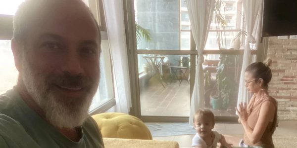 Πόλεμος Ισραήλ – Χαμάς: Η σοκαριστική ανάρτηση Έλληνα – «Μας χτυπούσαν 10 λεπτά την πόρτα του σπιτιού»