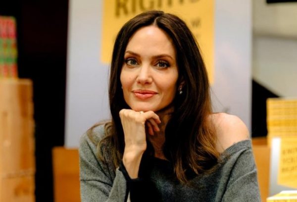 Αντζελίνα Τζολί: Δραματική έκκληση για κατάπαυση του πυρός – Οι δωρεές για ιατροφαρμακευτική περίθαλψη