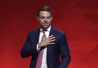 Κασσελάκης: Επίσημη πρώτη σήμερα στη Βουλή με ομιλία στην ΚΟ του ΣΥΡΙΖΑ – Το στίγμα του νέου προέδρου