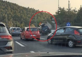 Τροχαίο στην Κατεχάκη – ΙΧ βρέθηκε πάνω στα κιγκλιδώματα